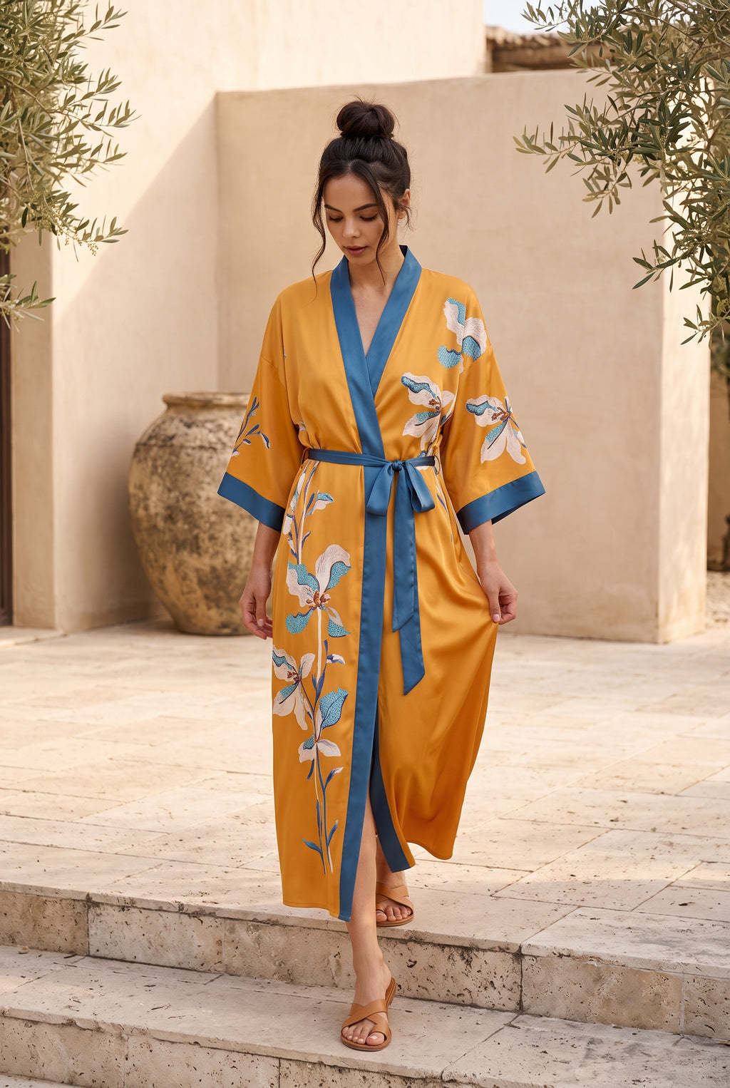 Kimono femme Ivary moutarde et bleu porté