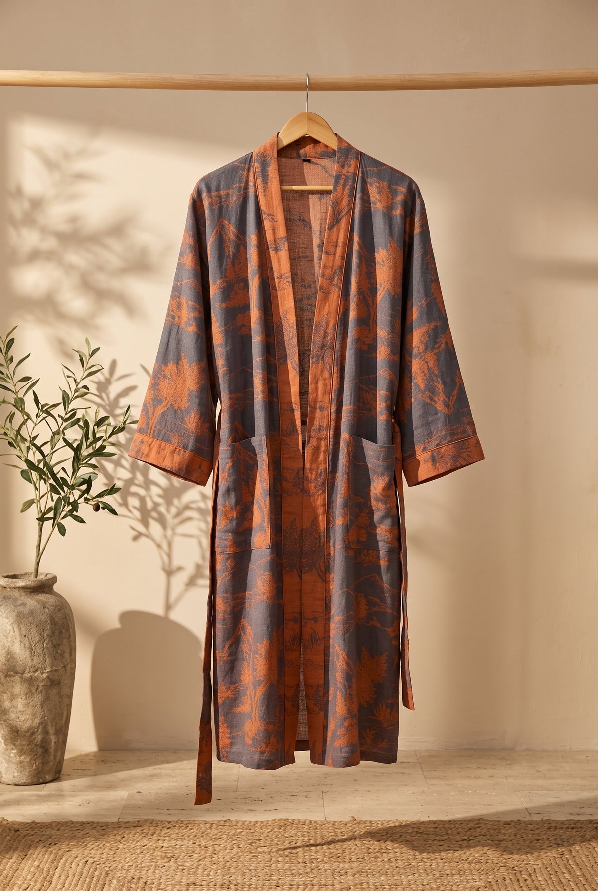 Kimono homme Kenji gris sur portant