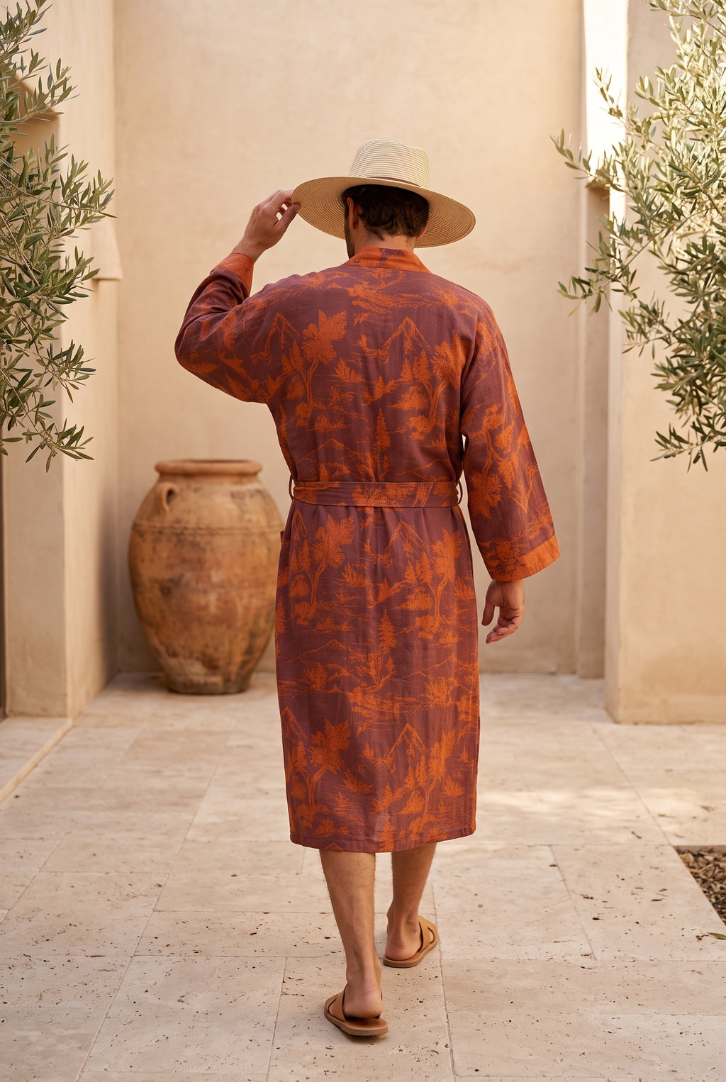 Kimono homme Kenji rouille porté