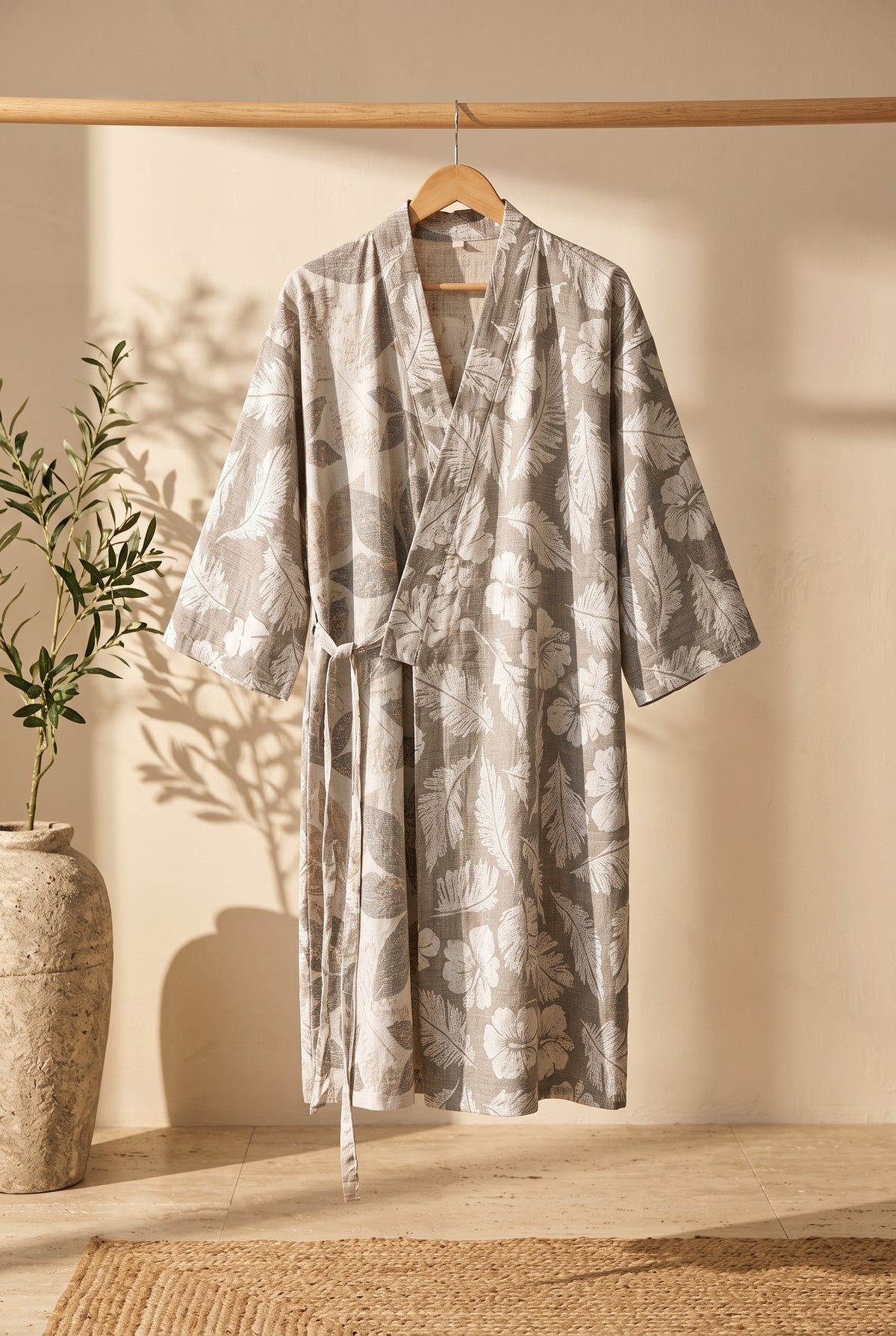 Kimono homme Ryo gris clair sur portant